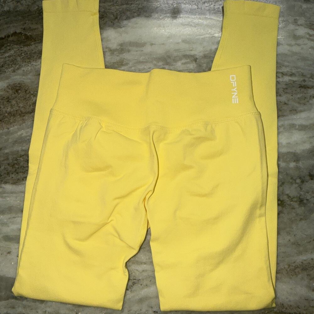 NWOT DFYNE Womens Impact High Stretch Leggings Large Yellow Scrunch Butt (AR9)